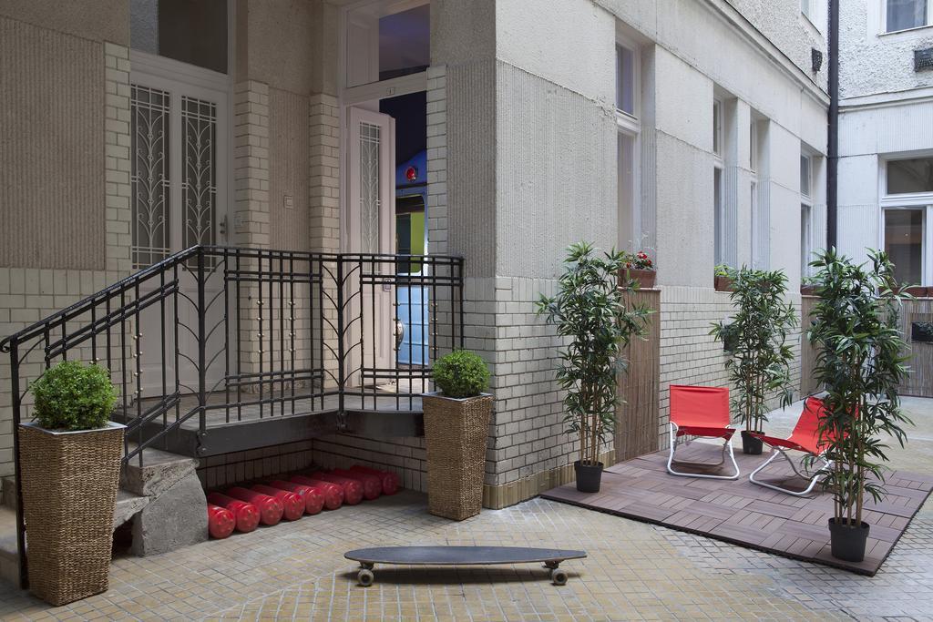 Walk Inn Vaci 42 Budapest Exterior photo