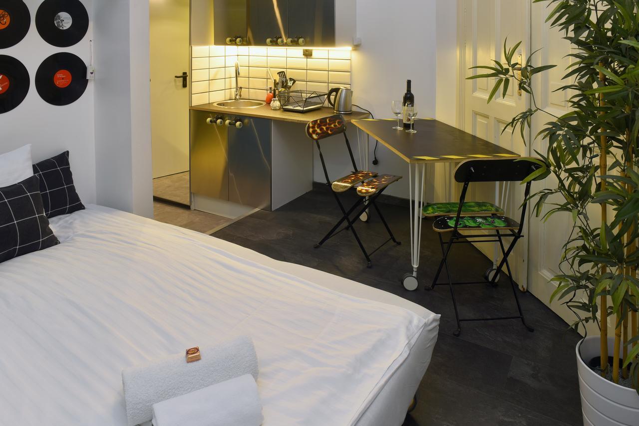 Walk Inn Vaci 42 Budapest Exterior photo